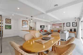 2 Taylor Road, Mangere Bridge