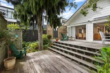 2 Taylor Road, Mangere Bridge