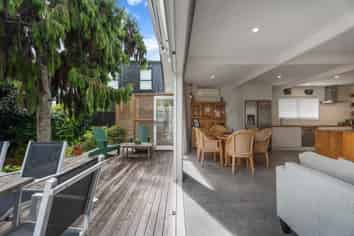 2 Taylor Road, Mangere Bridge