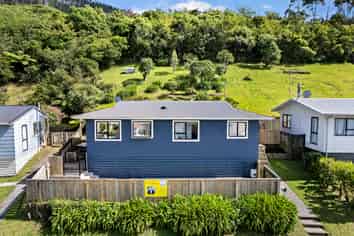 7 Westra View, Tawa