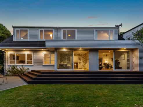 20 Waru Street, Khandallah