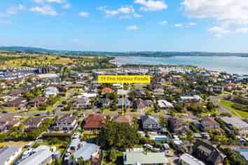 19 Pine Harbour Parade, Beachlands
