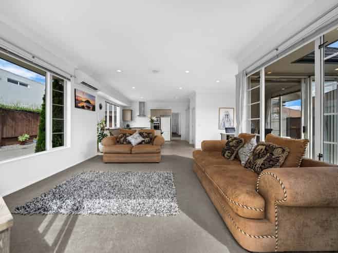 11 Fintry Place, Flat Bush