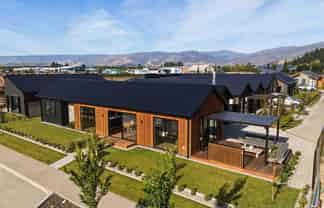 12 Booth Drive, Cromwell