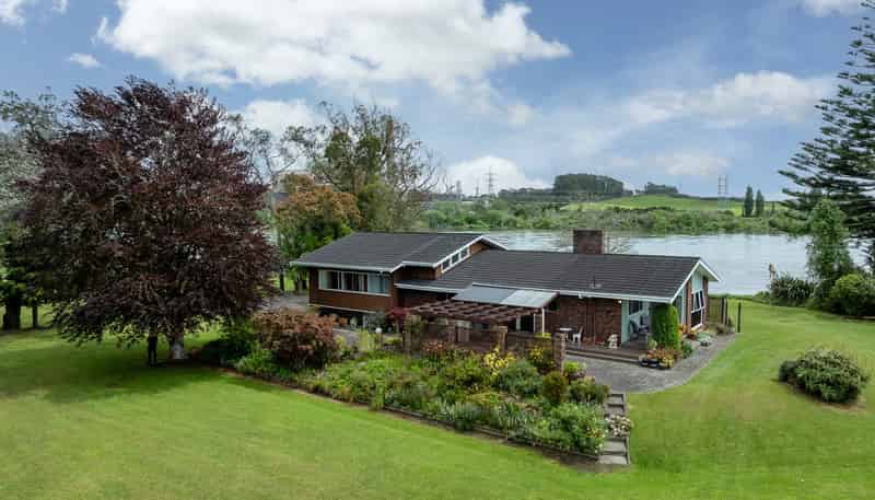 116 and 12 Great South Road, Huntly