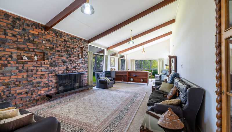 116 and 12 Great South Road, Huntly