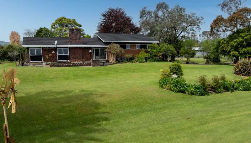 116 and 12 Great South Road, Huntly