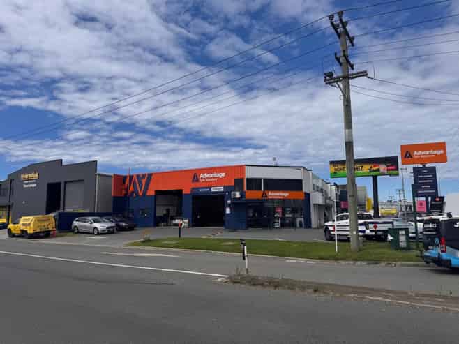 High Profile Corner Workshop Opportunity