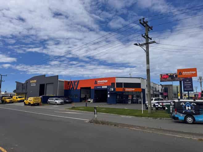 High Profile Corner Workshop Opportunity