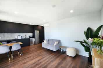 506/2 Launch Road, Hobsonville