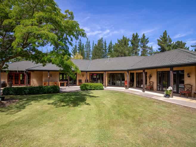 120 Hillview Road, Alexandra