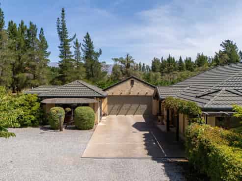 120 Hillview Road, Alexandra