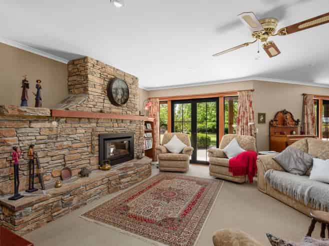 120 Hillview Road, Alexandra