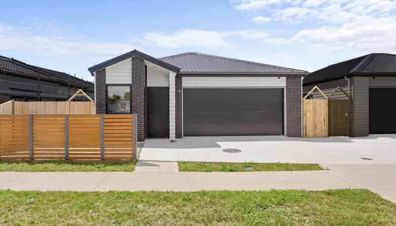 26 & 28 Furlough Road, Opaheke