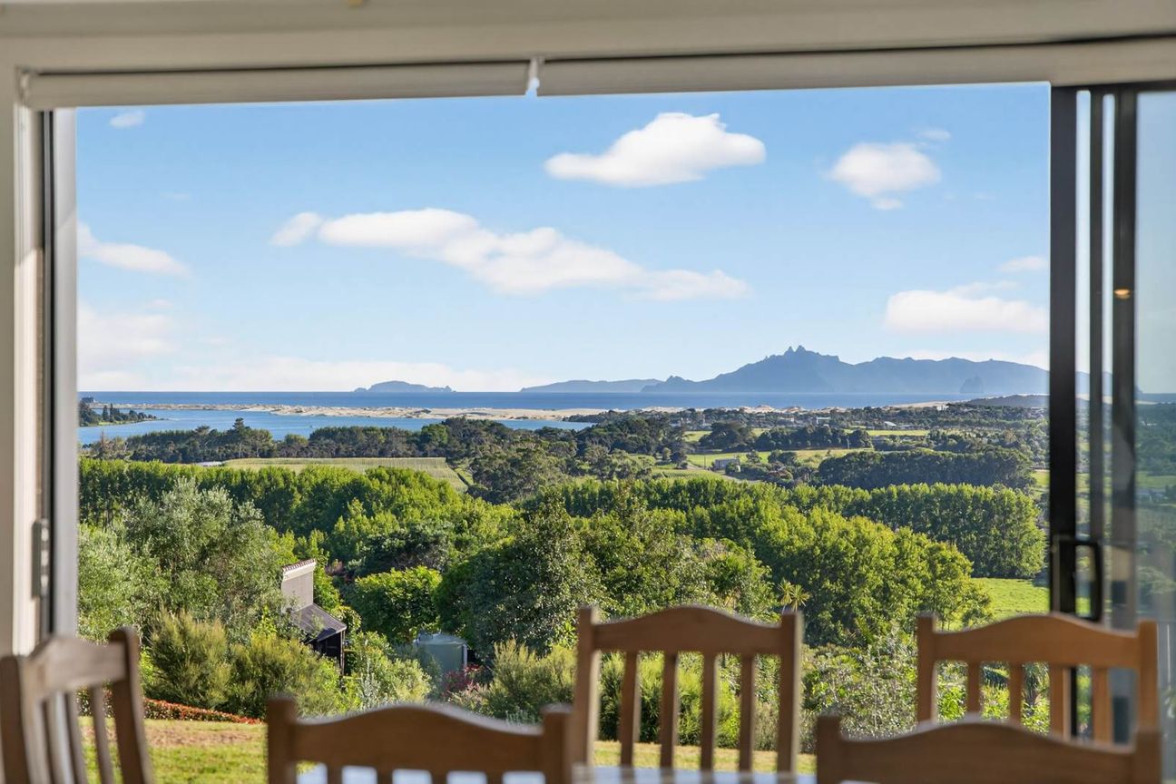 Private Retreat with Stunning Sea Views - Visning 2