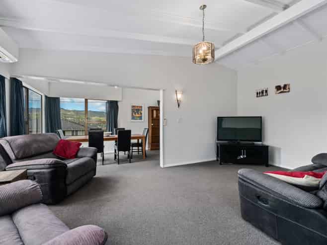 43 Franklyn Road, Tawa