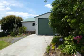 81 Alcoba Street, Kamo