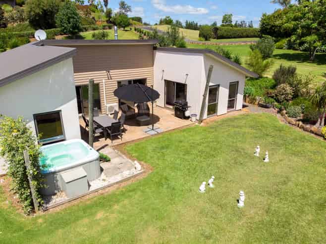 2 Newton  Watts Drive, Kerikeri