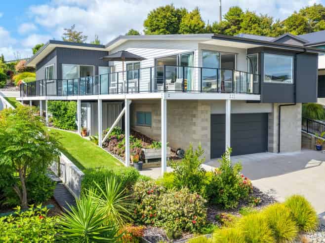 109 Pacific View Drive, Whangamata
