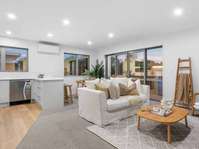 1 & 2/293 Lyttelton Street, Spreydon