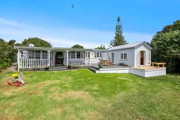 55 Torkar Road, Clarks Beach