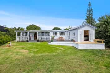 55 Torkar Road, Clarks Beach