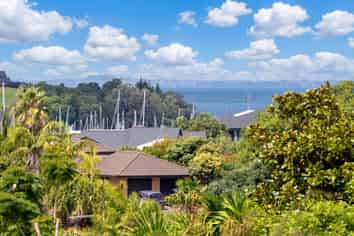 15 Astrolabe Place, Gulf Harbour