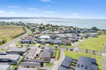 7 Poutawa Lane, Clarks Beach