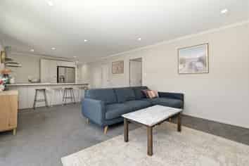 22 Tabraham Crescent, Pyes Pa