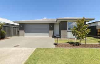 22 Tabraham Crescent, Pyes Pa