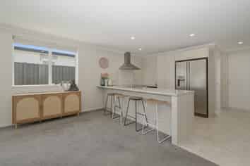 22 Tabraham Crescent, Pyes Pa