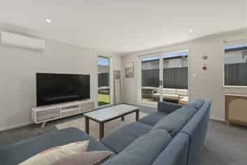 22 Tabraham Crescent, Pyes Pa