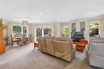 4 Westminster Gardens, Unsworth Heights