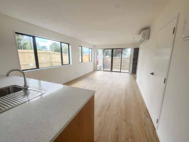 1/8 Short Street, Papakura