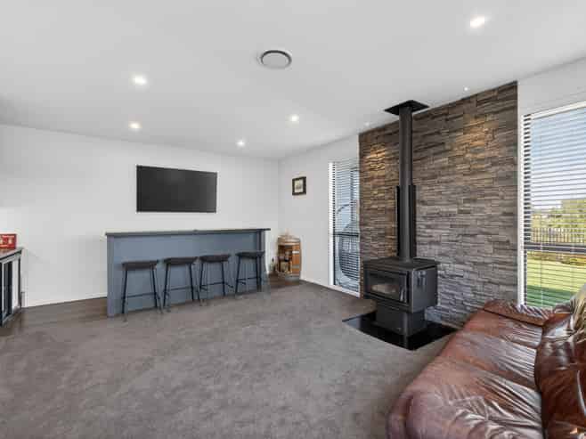 8 Picadilly Avenue, Casebrook