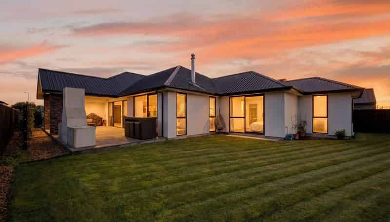 8 Picadilly Avenue, Casebrook