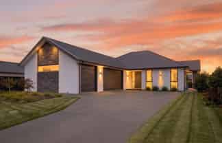 8 Picadilly Avenue, Casebrook