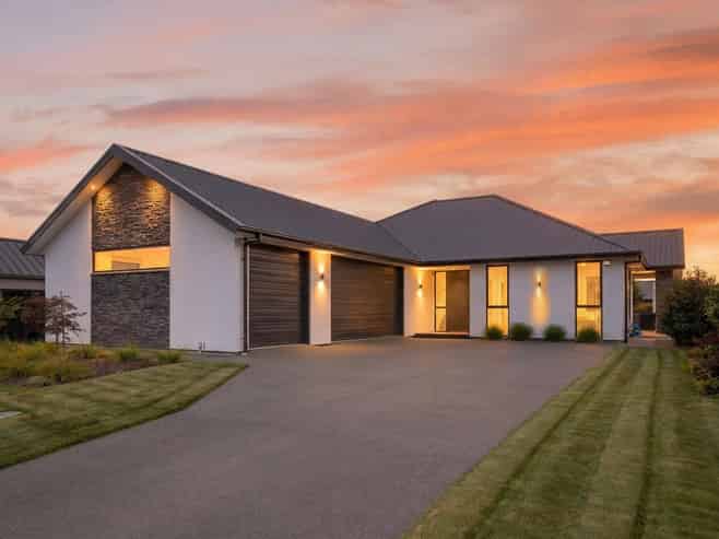 8 Picadilly Avenue, Casebrook