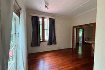 143 Wadestown Rd, Wadestown