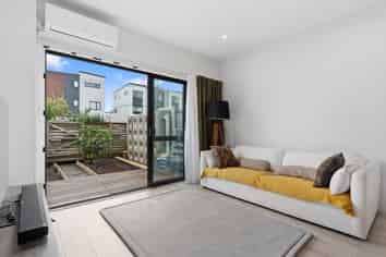 6/2 Abbotleigh Avenue, Te Atatu Peninsula