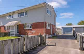 3 and 5 Solent Place, Aranui