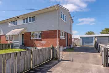 3 and 5 Solent Place, Aranui