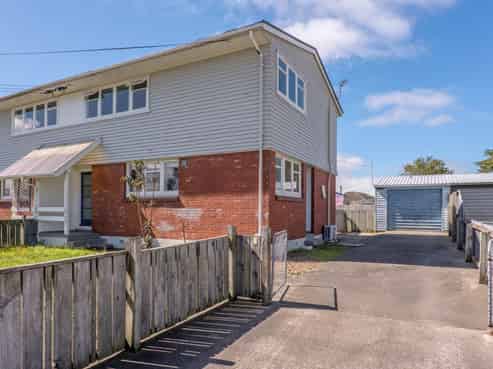3 and 5 Solent Place, Aranui