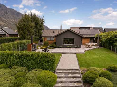 13 Hovingham Court, Jacks Point