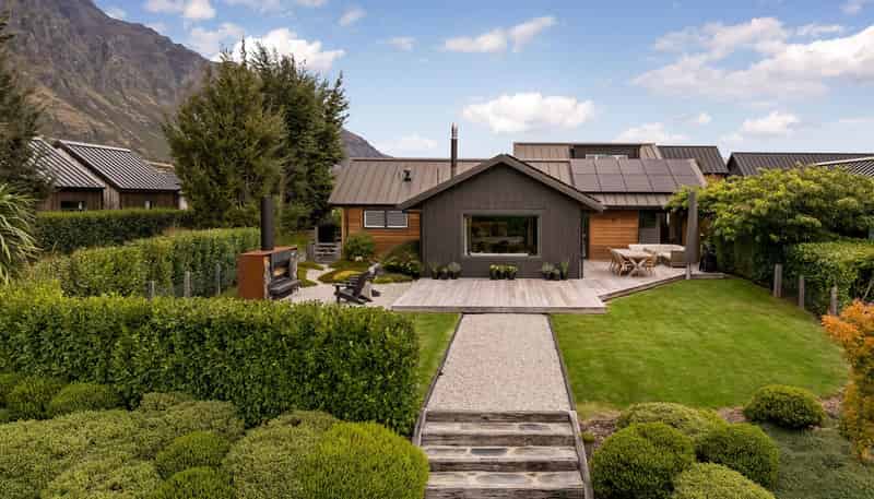 13 Hovingham Court, Jacks Point