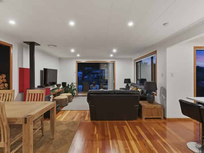 35 Glen Road, Raumati South