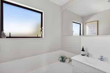 43A Tait Drive, Greenmeadows