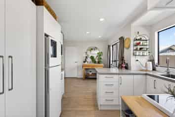 43A Tait Drive, Greenmeadows