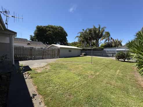 413 Nottingley Road, Frimley