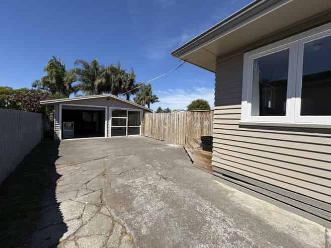 413 Nottingley Road, Frimley